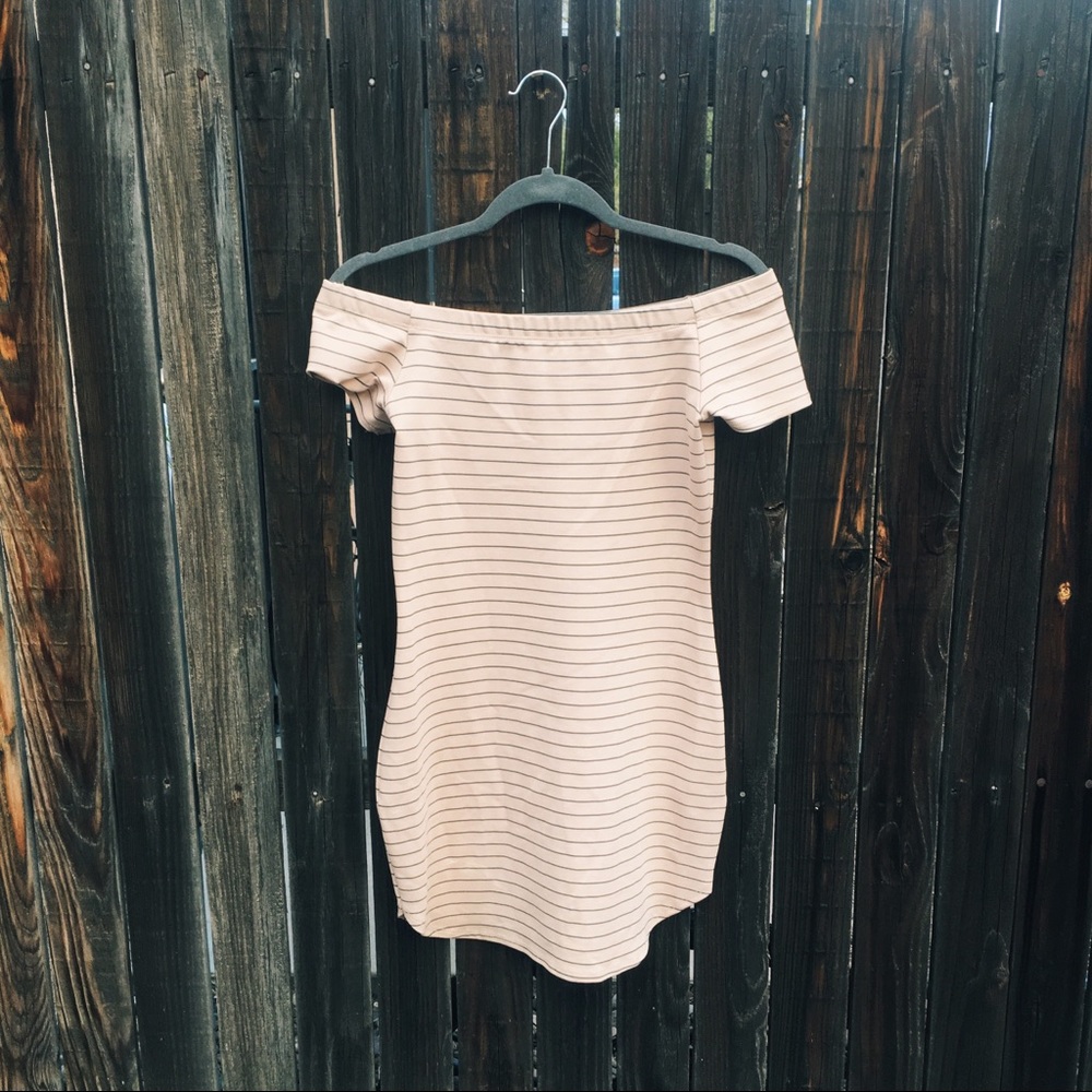 Off the shoulder bodycon dress